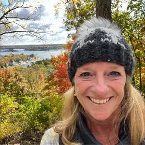 Meet your Posher, Liz
